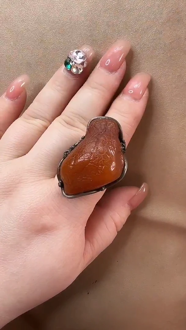 琥珀颈饰未镶嵌戒指