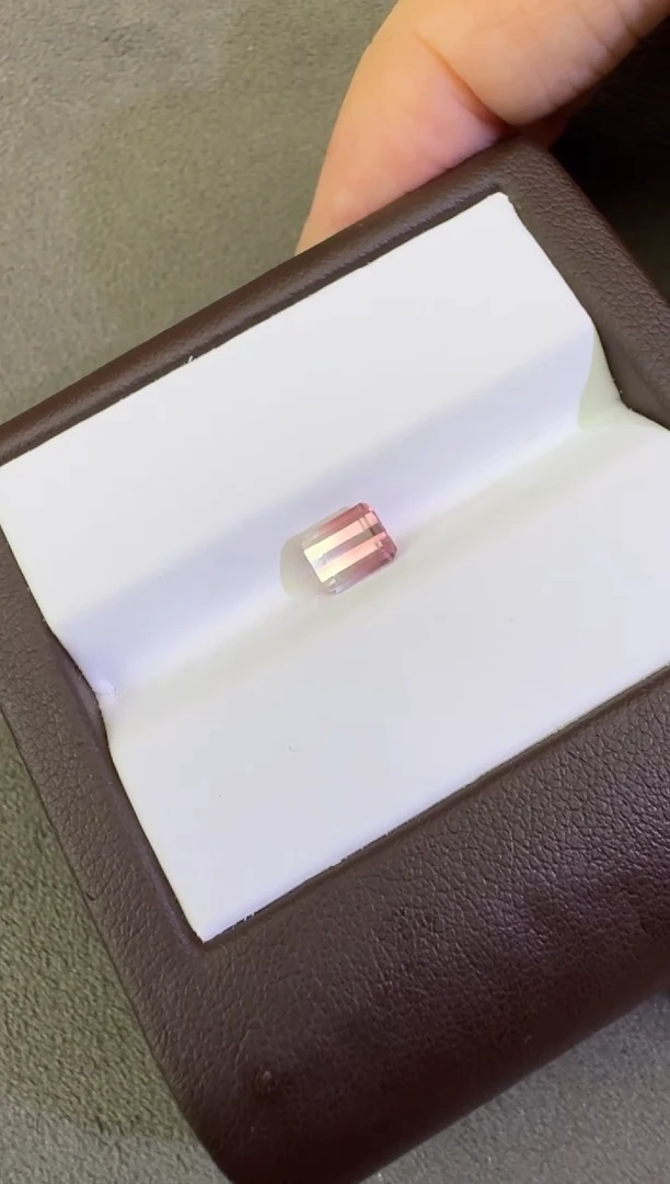 未镶嵌珠宝半成品碧玺0.9ct