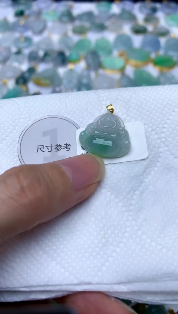 颈饰18K金镶嵌翡翠天然A货翡翠