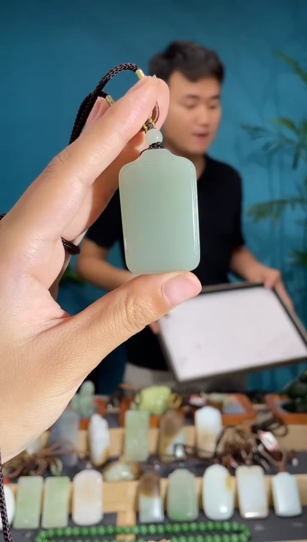 和田玉未镶嵌颈饰1