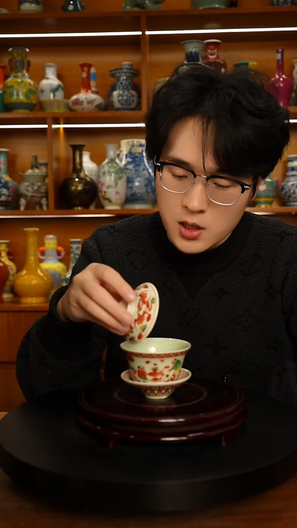 无瓷矾红三才盖碗一套
