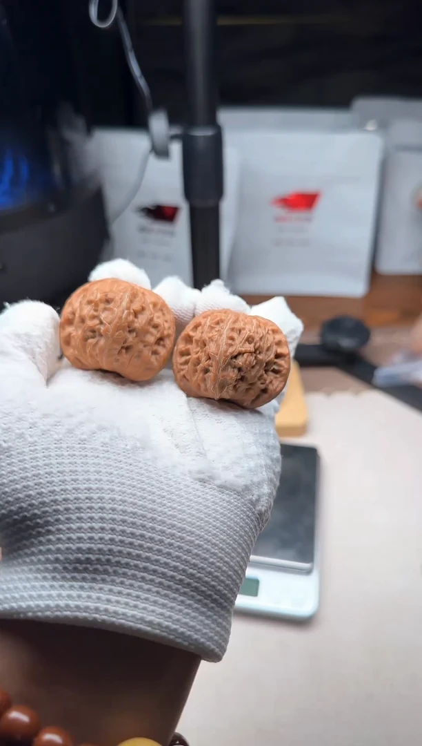 文玩核桃吊坠42  全品 正磨