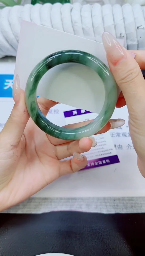 未镶嵌手镯石英质玉173/56.3