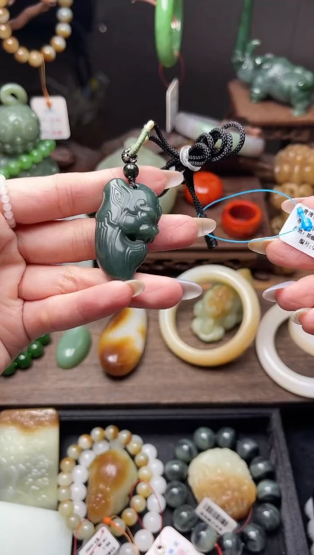 和田玉未镶嵌吊坠(不含链)青海青玉 仿古龙头有瑕疵9009373