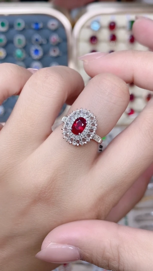 18K金镶嵌红宝石戒指红宝石1.1CT无烧