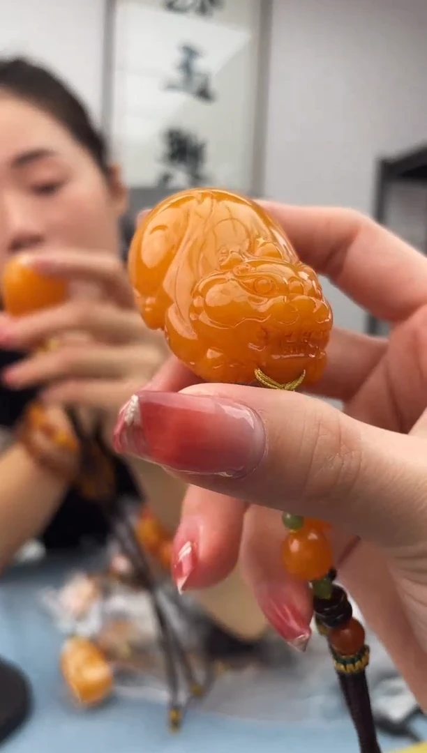 【闪购商品】蜜蜡珠宝奇石未镶嵌配绳，假一罚十028