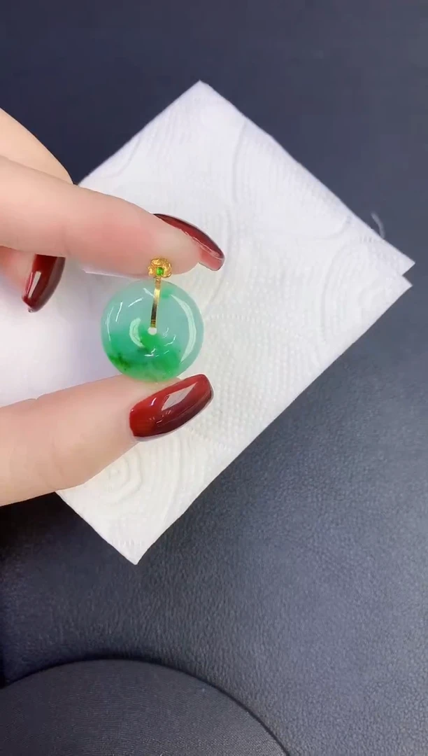 颈饰18K金镶嵌翡翠缅甸天然翡翠A货