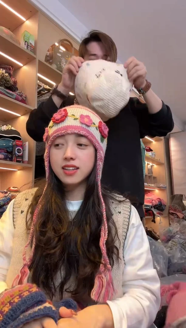 羊毛美丽如刺绣山茶花