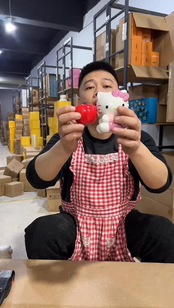 【闪购商品】杯kt猫抱苹果粉瓶一套