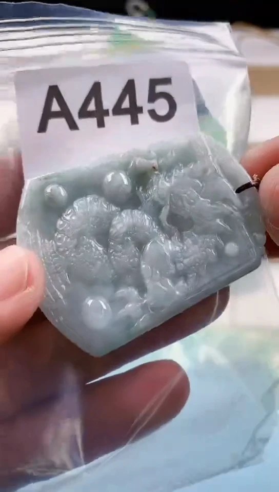 【闪购商品】翡翠挂件未镶嵌天然翡翠吊坠挂件