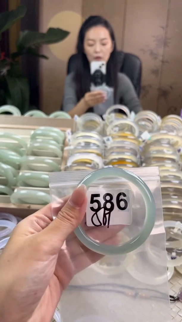 手镯玛瑙/玉髓未镶嵌586