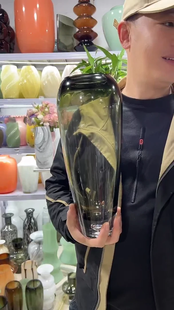 灰色花瓶微瑕介意勿拍