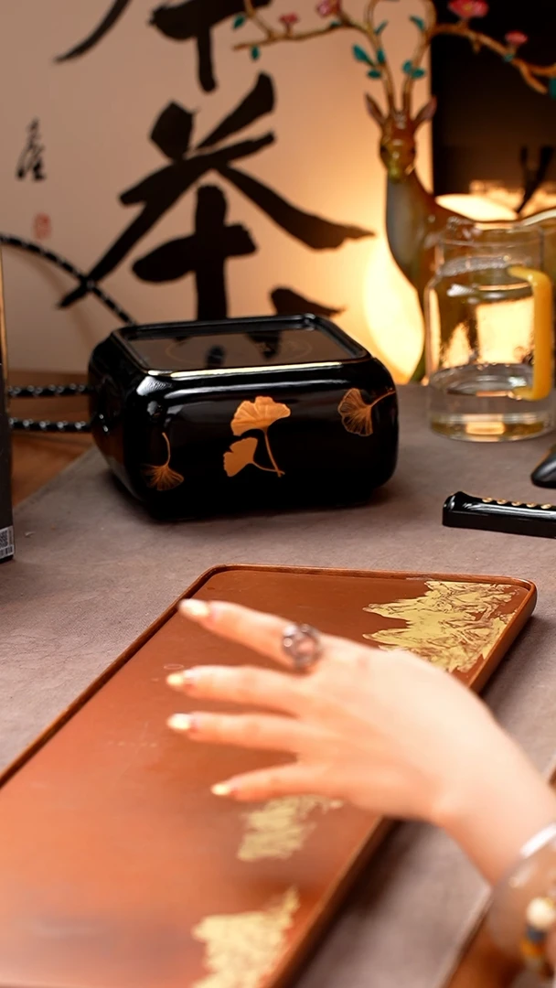 8**3莺歌烧/四方银杏黑底