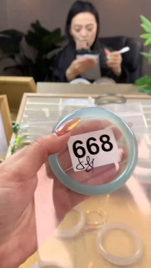 【闪购商品】玛瑙/玉髓手镯未镶嵌668