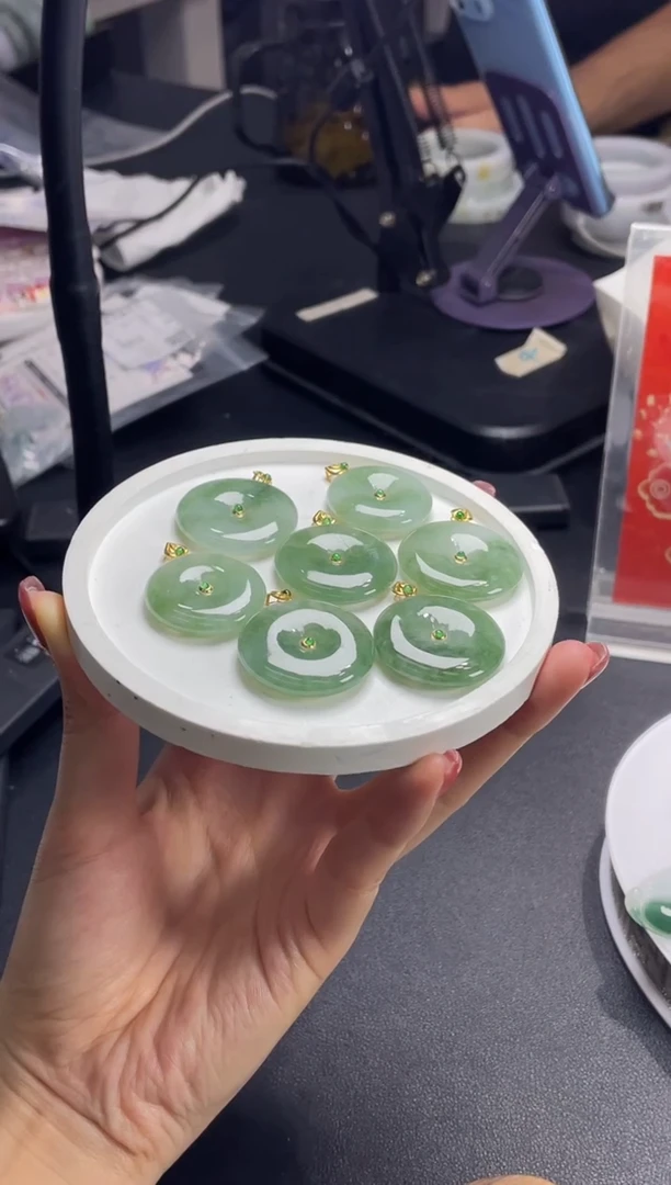 18K金镶嵌定制翡翠DDJ44486/多样性发一件