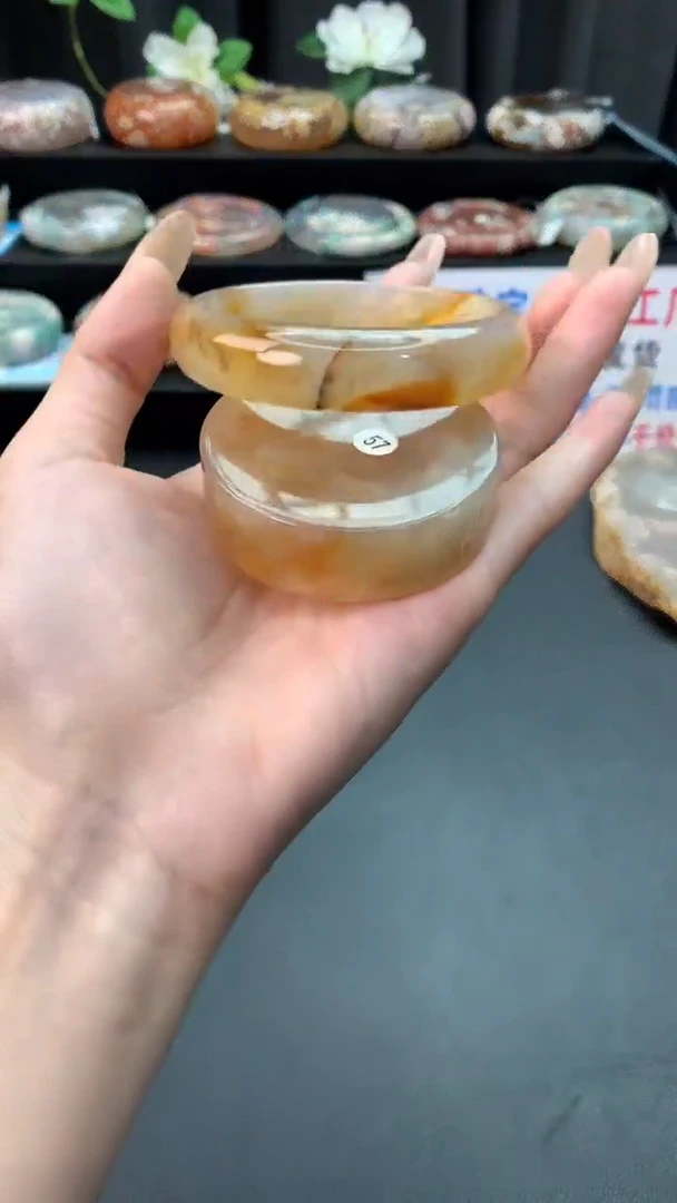 未镶嵌手镯石英质玉（57圈口）赠送镯心 无证书