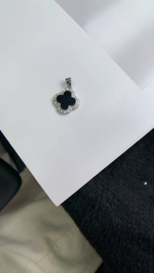 颈饰银S925镶嵌翡翠墨翠四叶草-多样性发其一