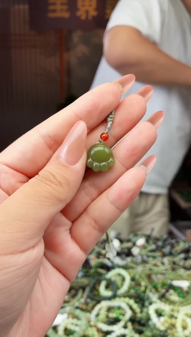 和田玉未镶嵌颈饰拍一发一