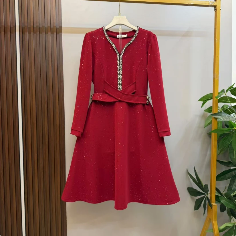 新款大码女装时尚气质优雅亮闪闪重工钉珠显瘦连衣裙