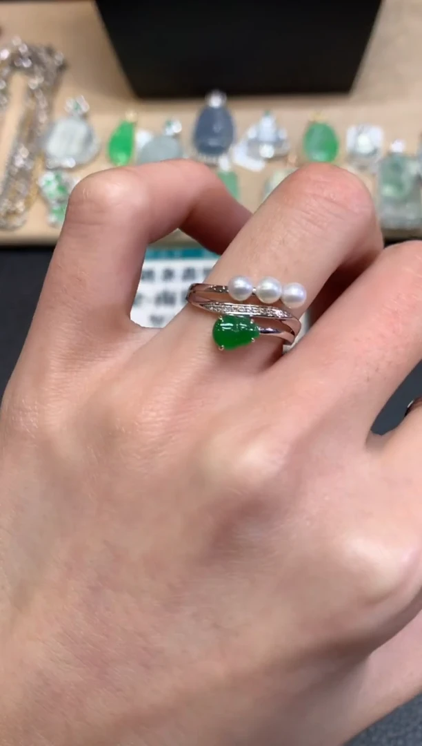 【闪购商品】翡翠戒指18K金镶嵌葫芦【无服务费】