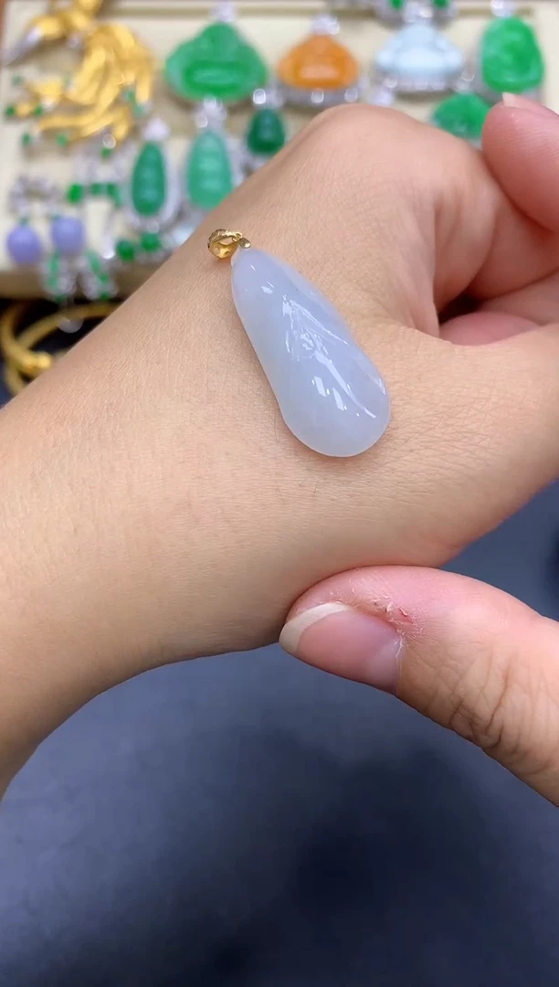 颈饰18K金镶嵌翡翠71-中国好珍宝