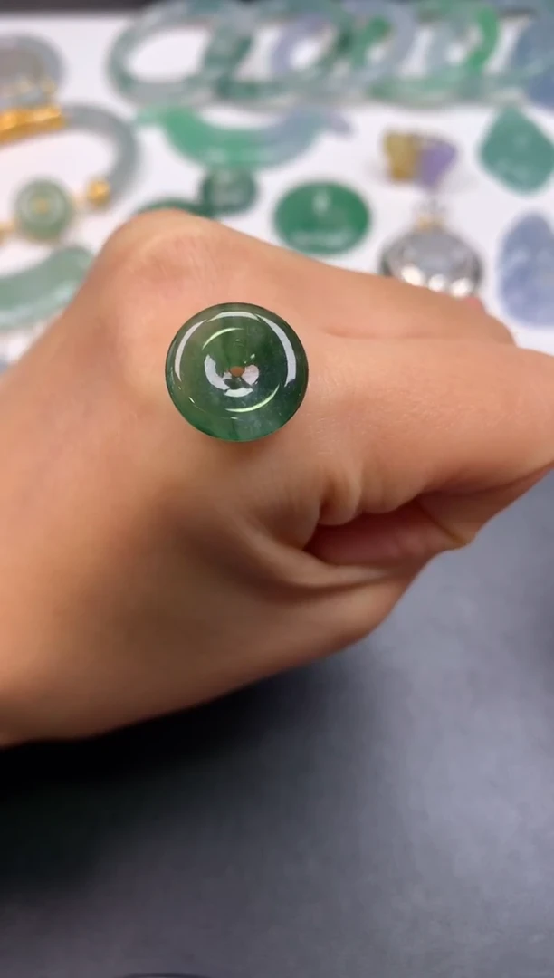 颈饰未镶嵌翡翠无鉴赏期无证书（14*3.3）