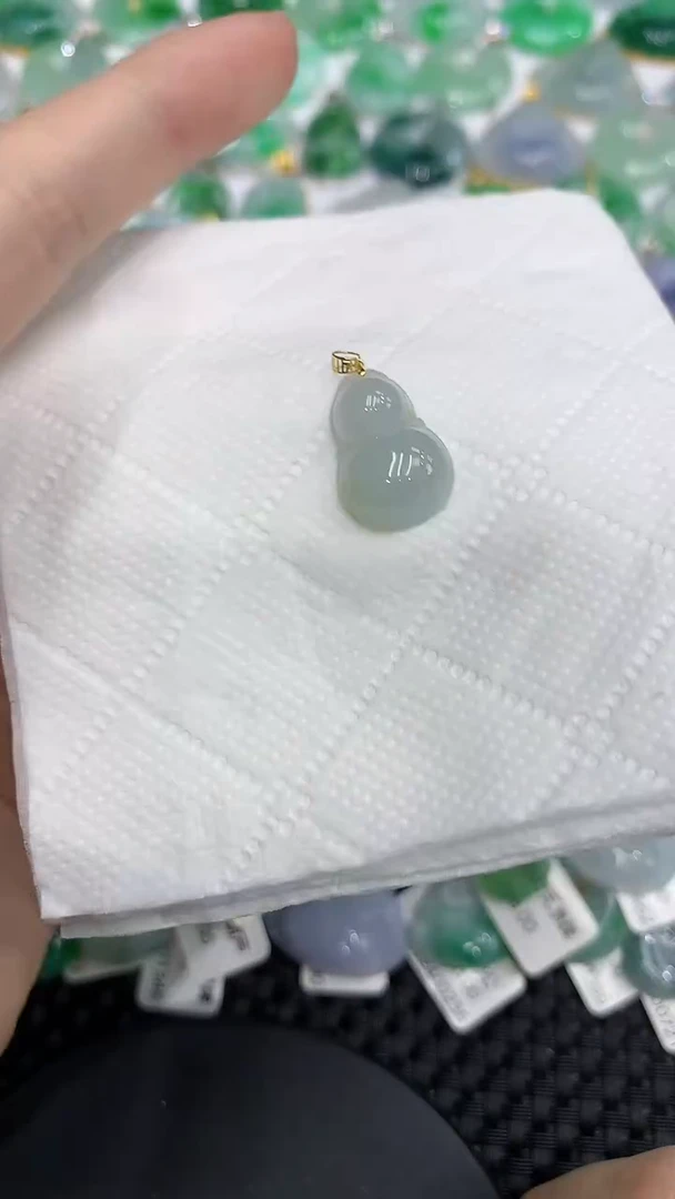 颈饰18K金镶嵌翡翠1111111111111