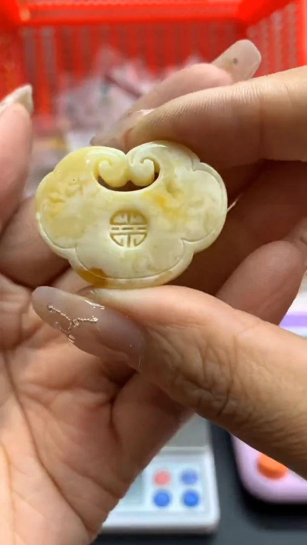 未镶嵌琥珀珠宝奇石2328