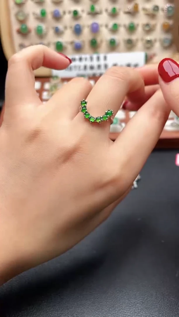 未镶嵌戒指翡翠一物一证一礼盒