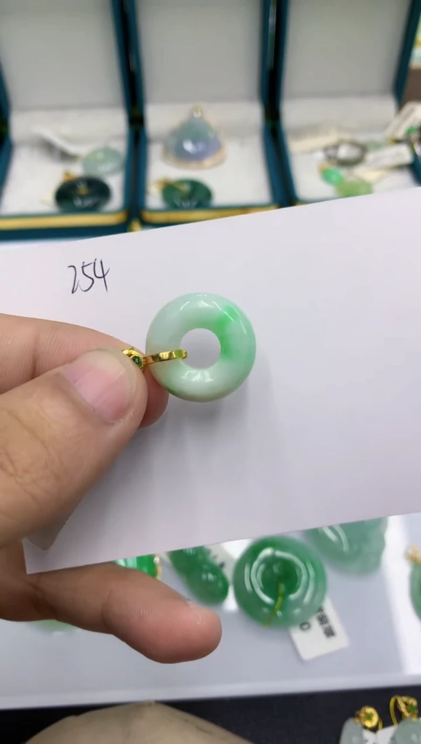 颈饰未镶嵌翡翠111111