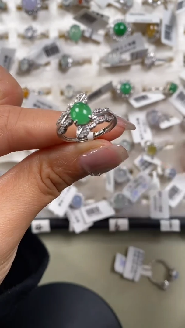 【闪购商品】翡翠戒指银S925镶嵌9486