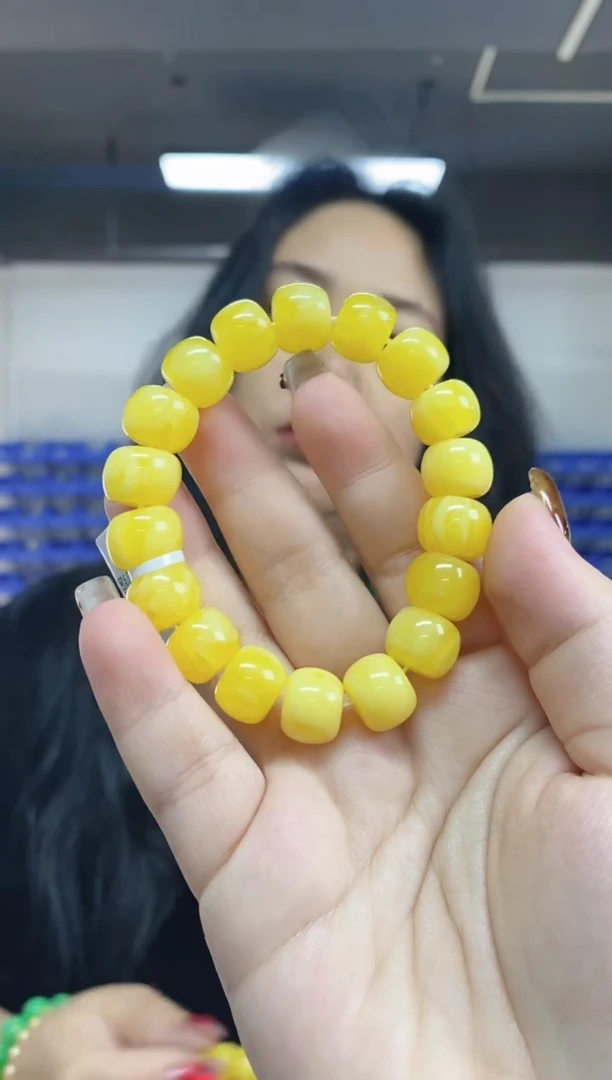 【闪购商品】蜜蜡裸石未镶嵌多样性发其一颜色微差