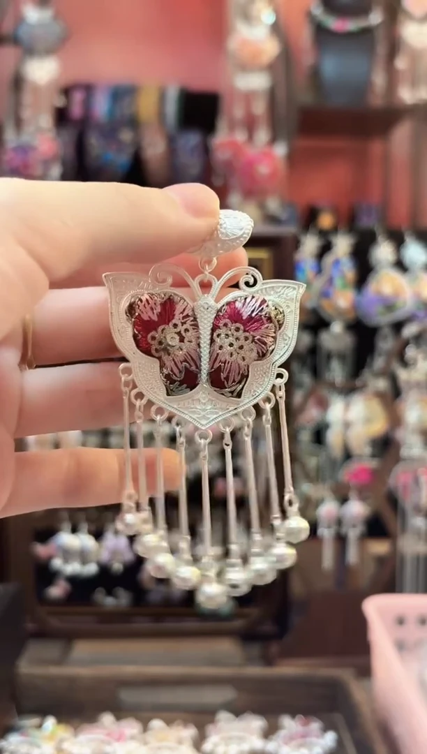 织绣云织谣民族风精美饰品  10