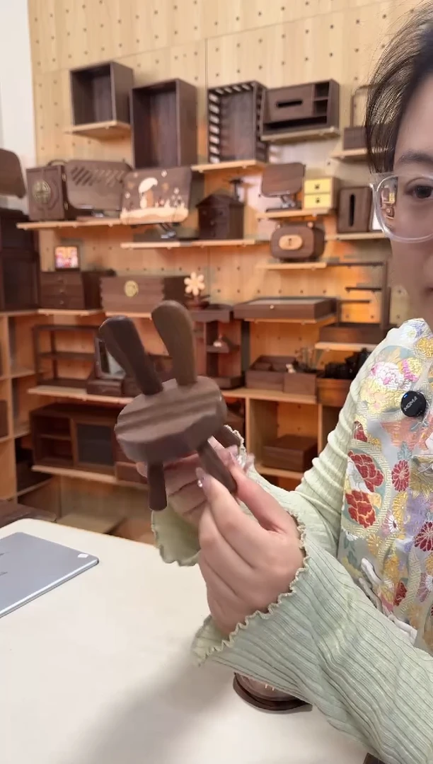 木北美黑胡桃小兔子手机支架