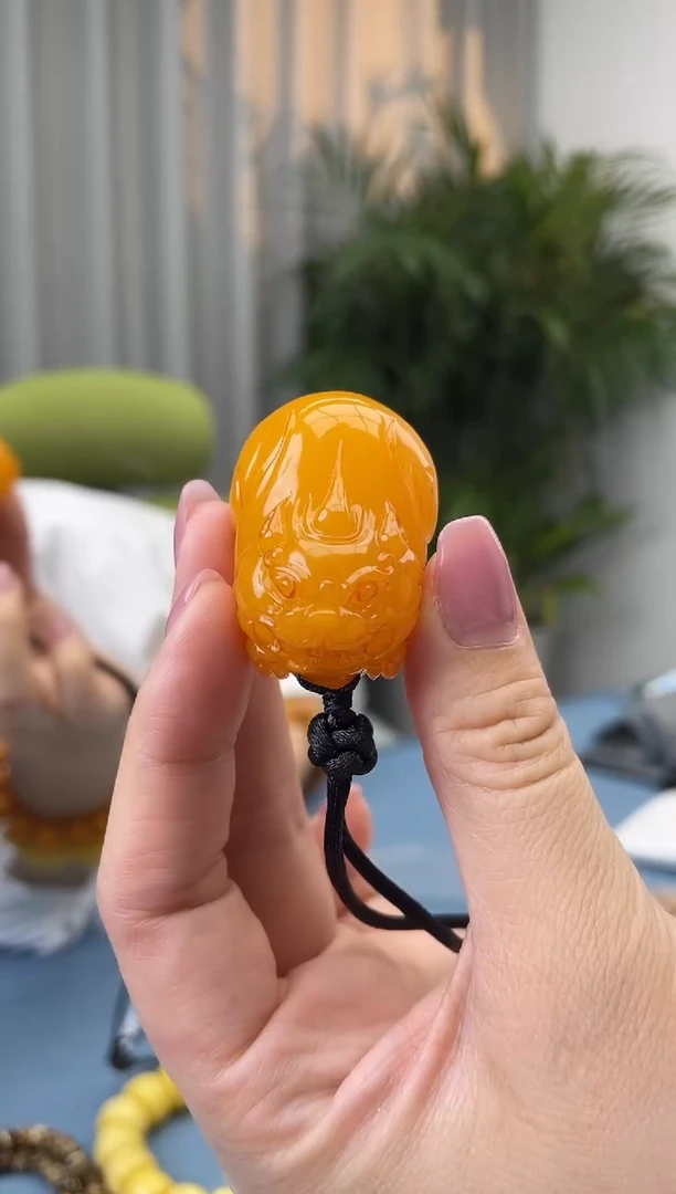 【闪购商品】蜜蜡珠宝奇石未镶嵌假一罚十，微瑕发一件0