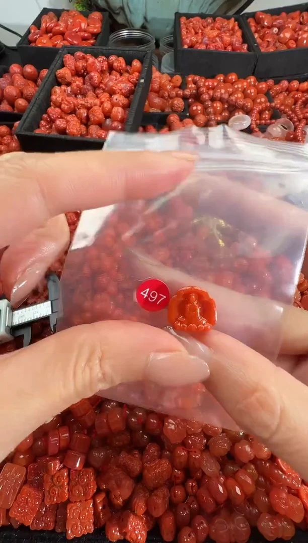 颈饰未镶嵌南红玛瑙1