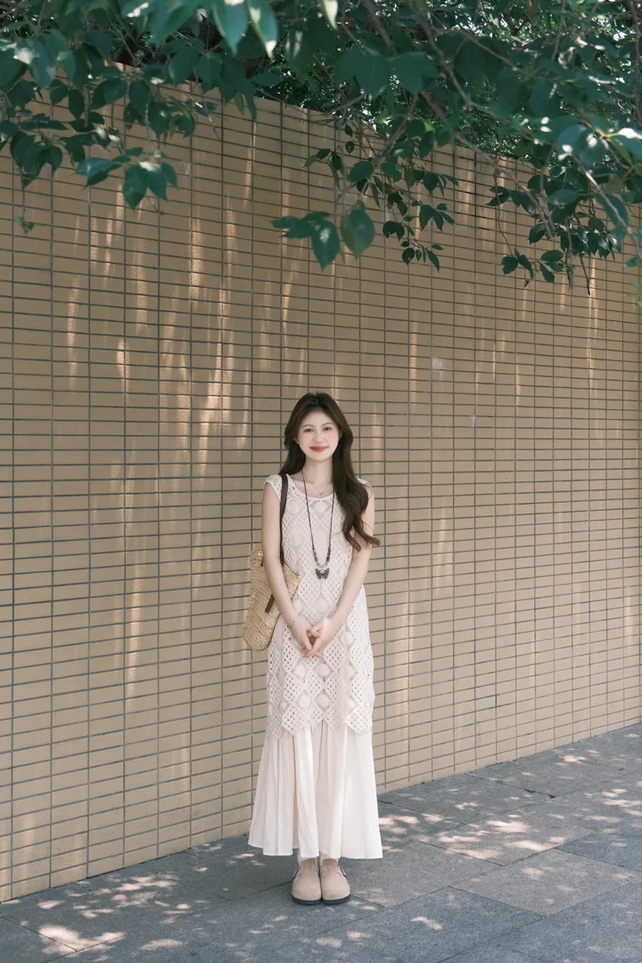 2025夏季新款韩系穿搭慵懒风镂空无袖连衣裙搭配半身裙气质两件套