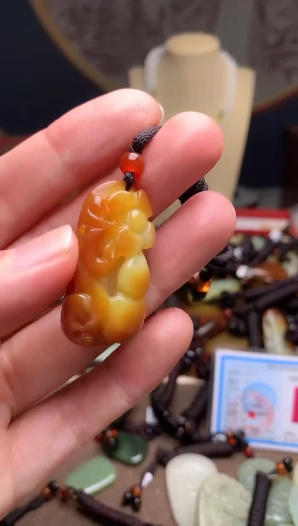 颈饰未镶嵌和田玉新疆料青海料清水和田玉吊坠