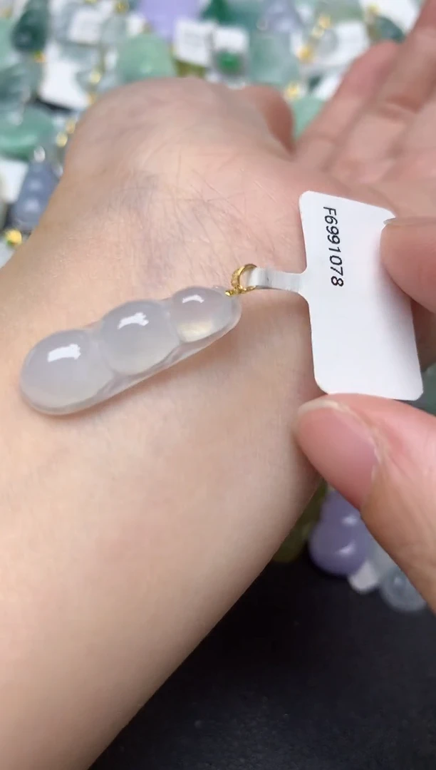 颈饰18K金镶嵌翡翠天然缅甸A货翡翠