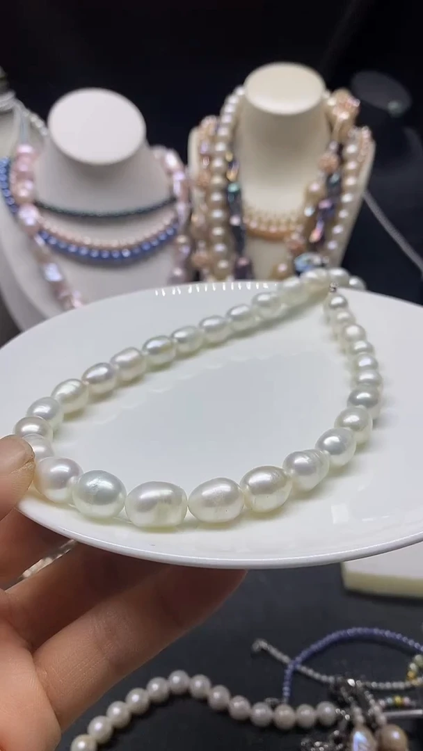 颈饰未镶嵌淡水珍珠多人