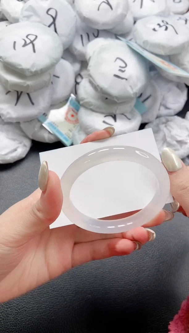 【闪购商品】石英质玉手镯未镶嵌 7L37-57