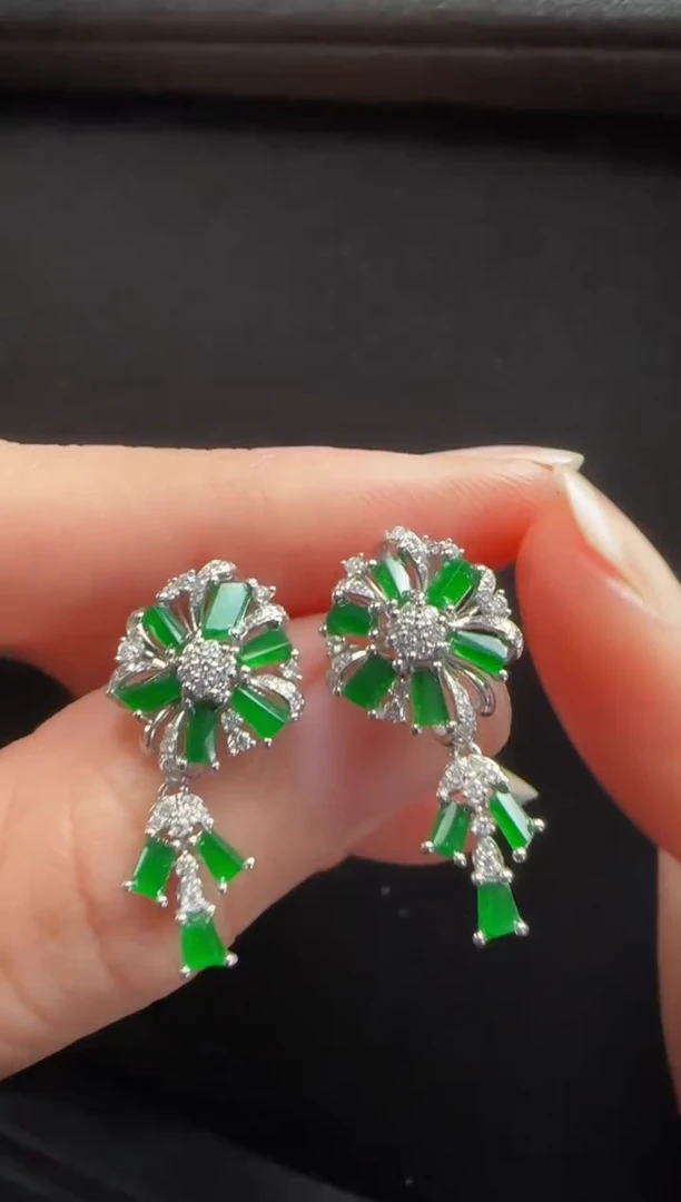 【闪购商品】翡翠耳环18K金镶嵌548随形一对（分两单）