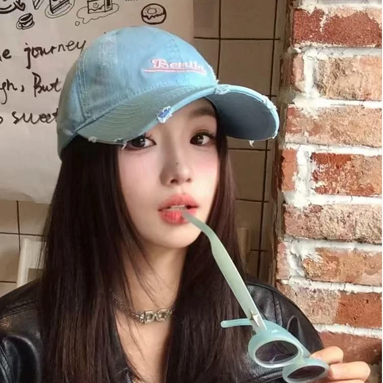 美式破洞磨边字母刺绣棒球帽女2025新款宽帽檐大脸显脸小鸭舌帽子