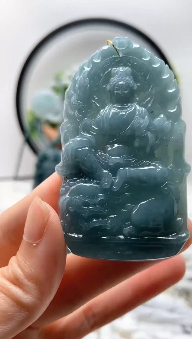 翡翠未镶嵌颈饰文殊