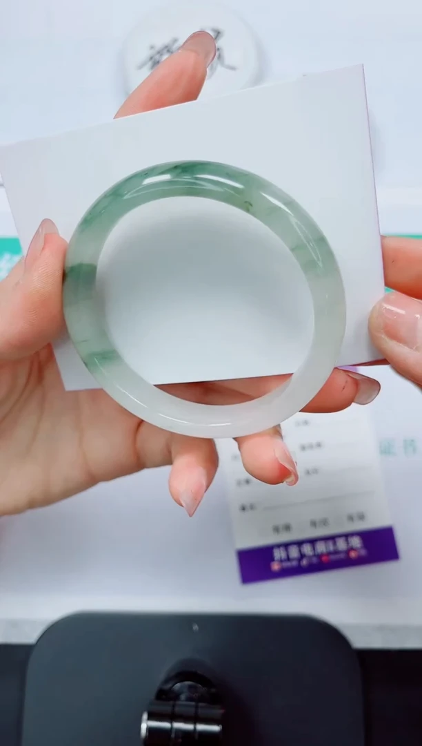 石英质玉手镯未镶嵌179/58.5