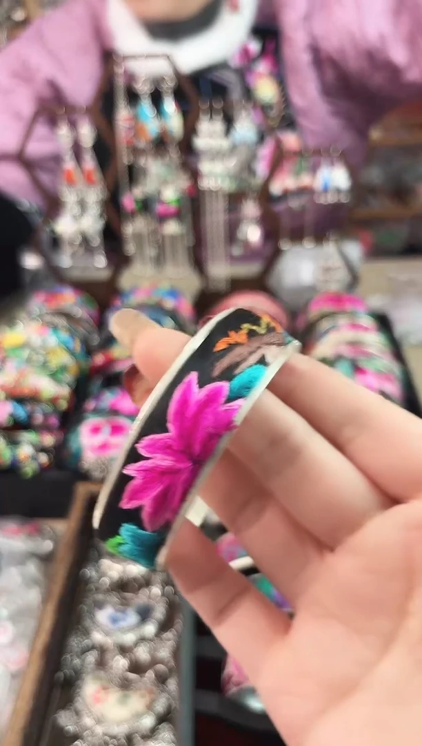 艺枝独绣手工饰品142