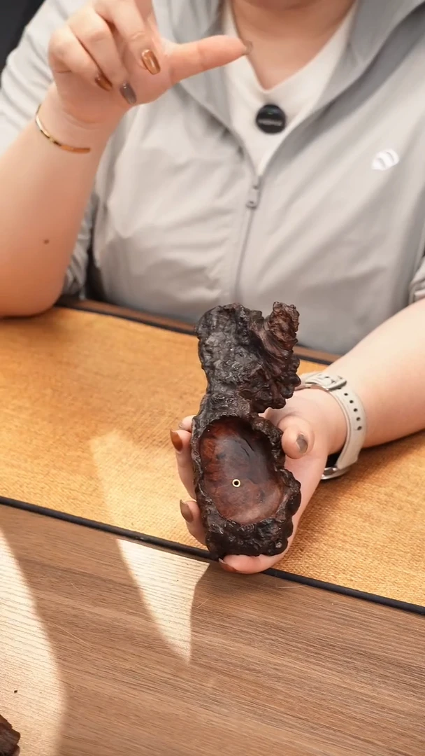 24号云小屋紫柚木香插