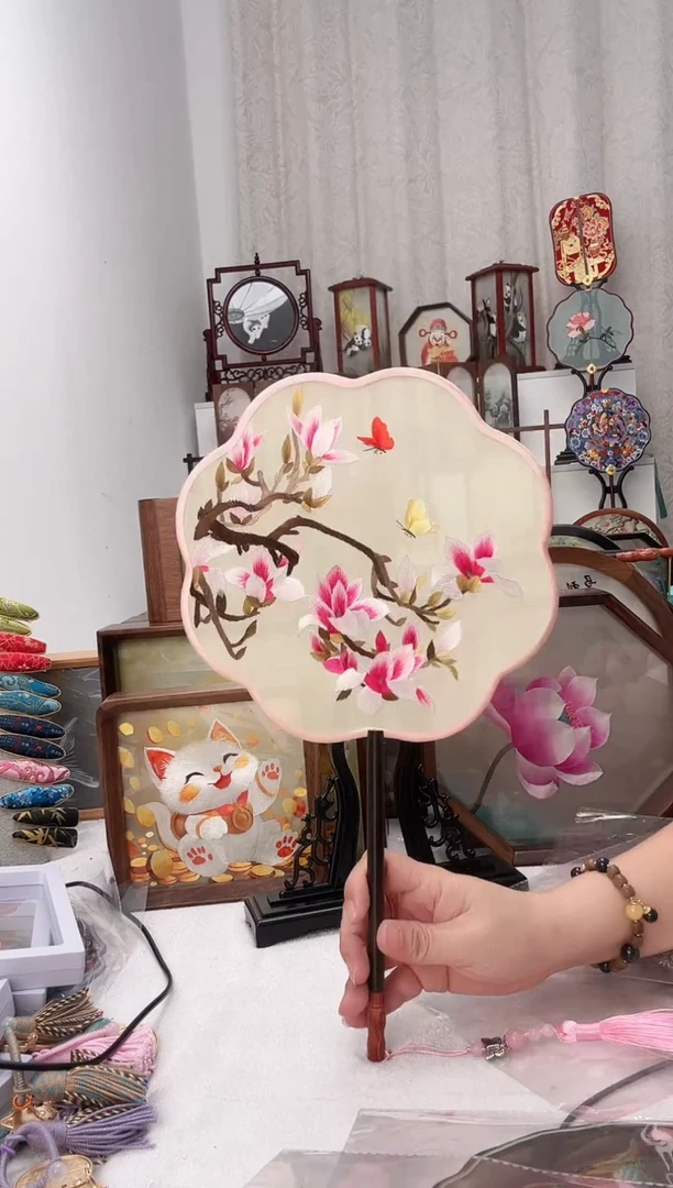 扇子苏绣作品手工团扇