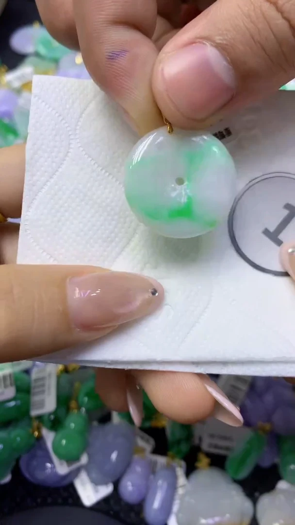 颈饰未镶嵌翡翠天然缅甸翡翠A货