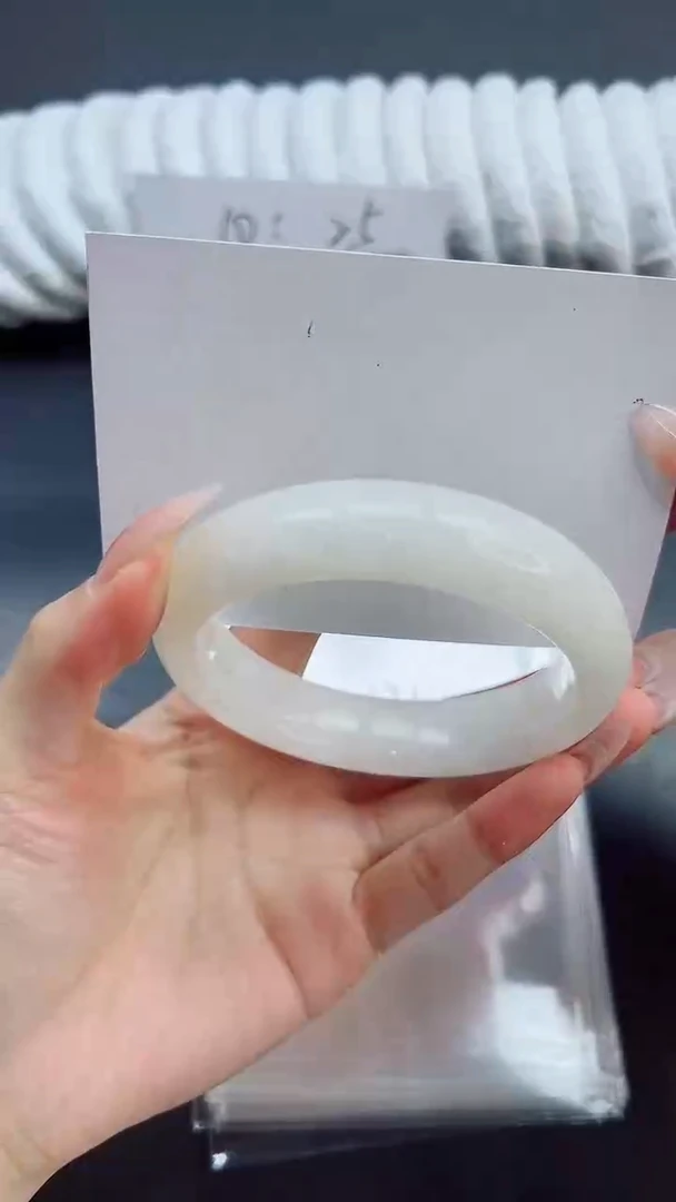 未镶嵌手镯和田玉81/60.5HTB